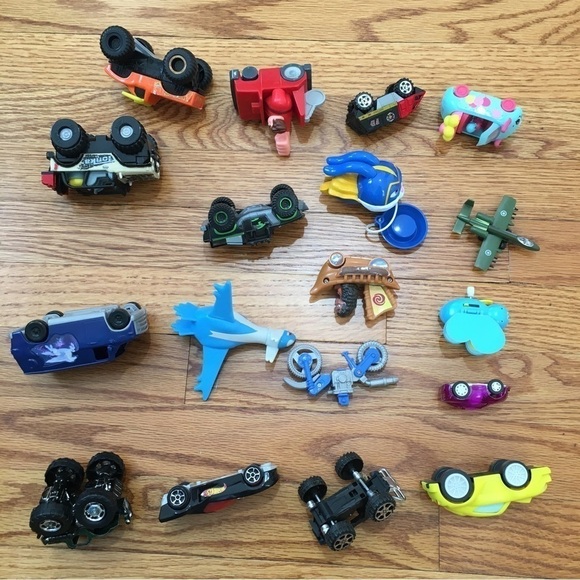 Lots of 18 toy small Cars Vehicles - Picture 9 of 13